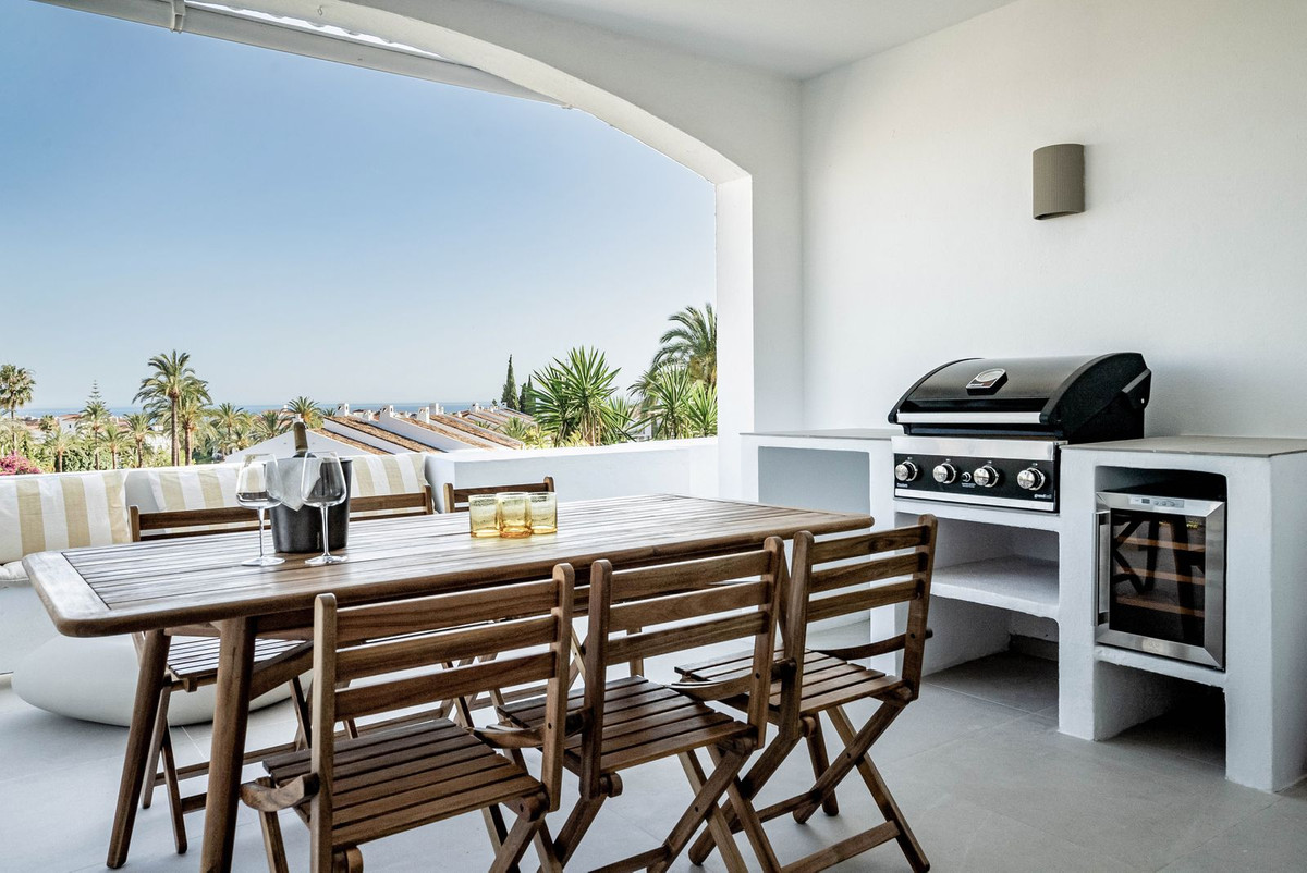 Luxurious 3 bedroom, bathroom apartment near Centro Plaza, Nueva Andalucia